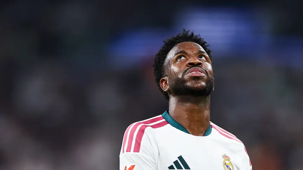 Vinicius apologizes to Real Madrid and complains of persecution.