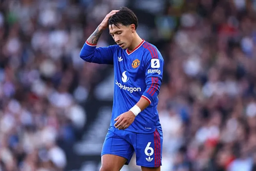 "An explanation without an apology": Lisandro Martinez exacerbates his crisis with Manchester United's management.