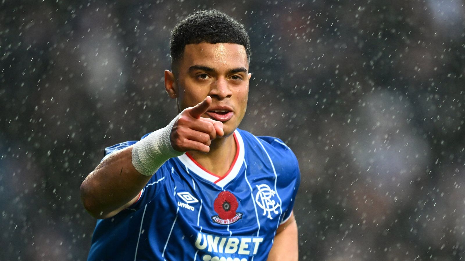 Kelsy Double Helps Rangers Close Gap on Celtic