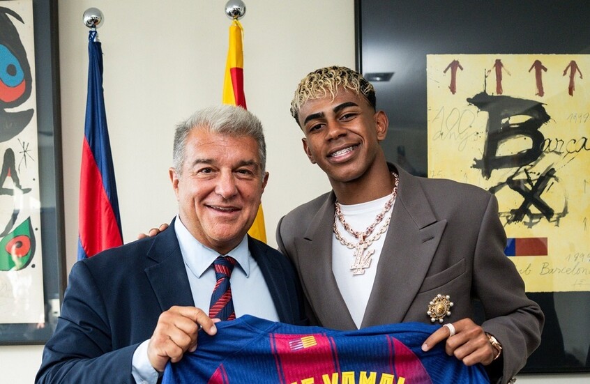 Lamine Yamal comments on being granted the NUMBER 10 and contract renewal 