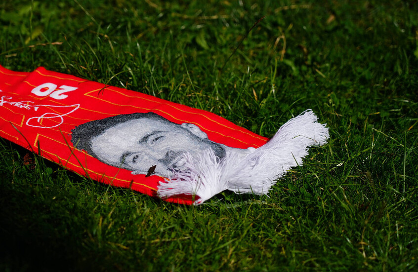 Liverpool fans mourn Diogo Jota, at first home game