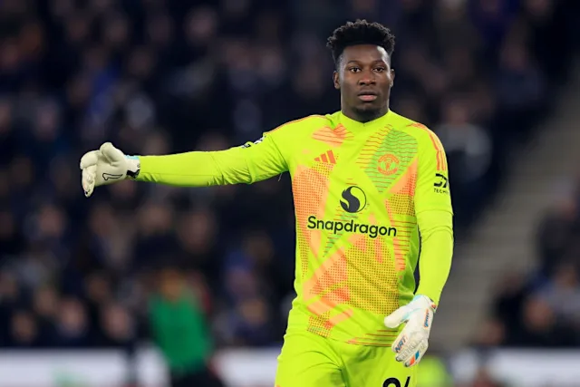 The Weight of the Shirt – Why Being Manchester United’s Number One Is So Demanding