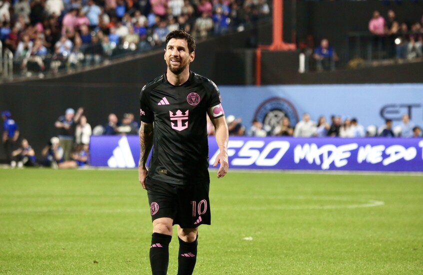 A brace and an assist... Messi closes in on Ronaldo in the all-time scoring race