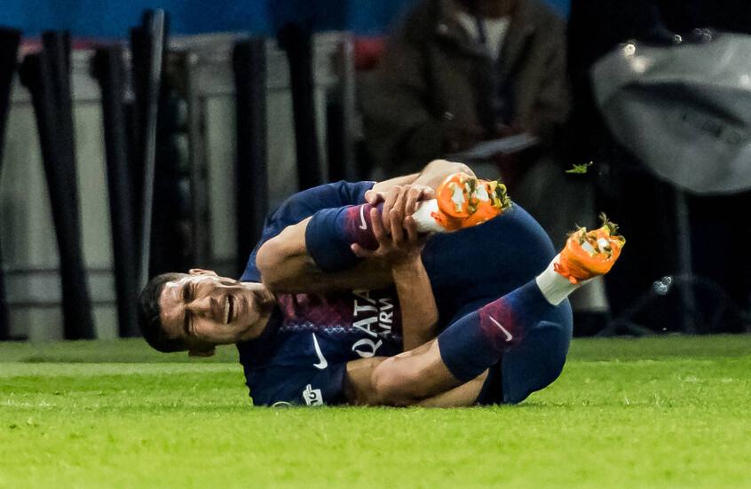 Champions League Nightmare: A Violent Tackle Leaves Hakimi in Tears, PSG Awaits Final Injury Report (VIDEO)