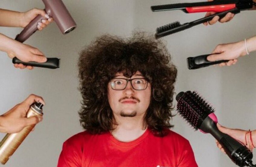 The wait continues: Manchester United disappoints fan (video)