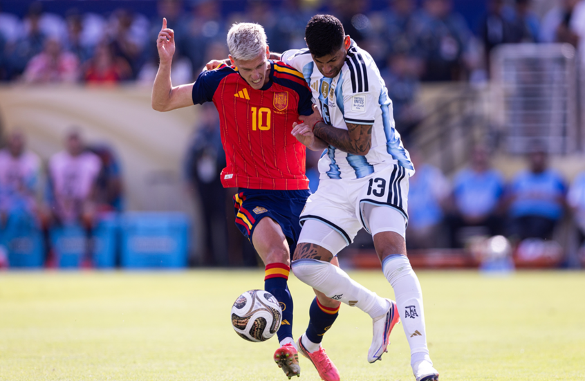 Dani Olmo slams Ayala and rejects his apology after the World Cup final